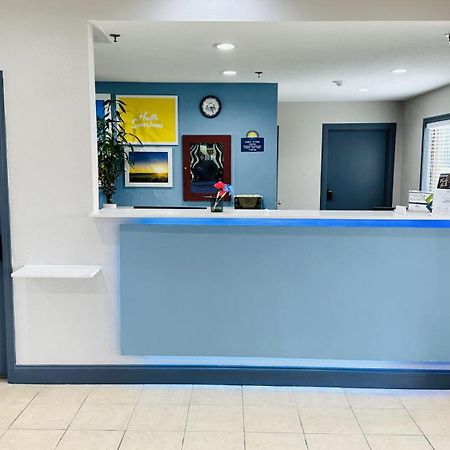 Days Inn & Suites By Wyndham Wynne Εξωτερικό φωτογραφία