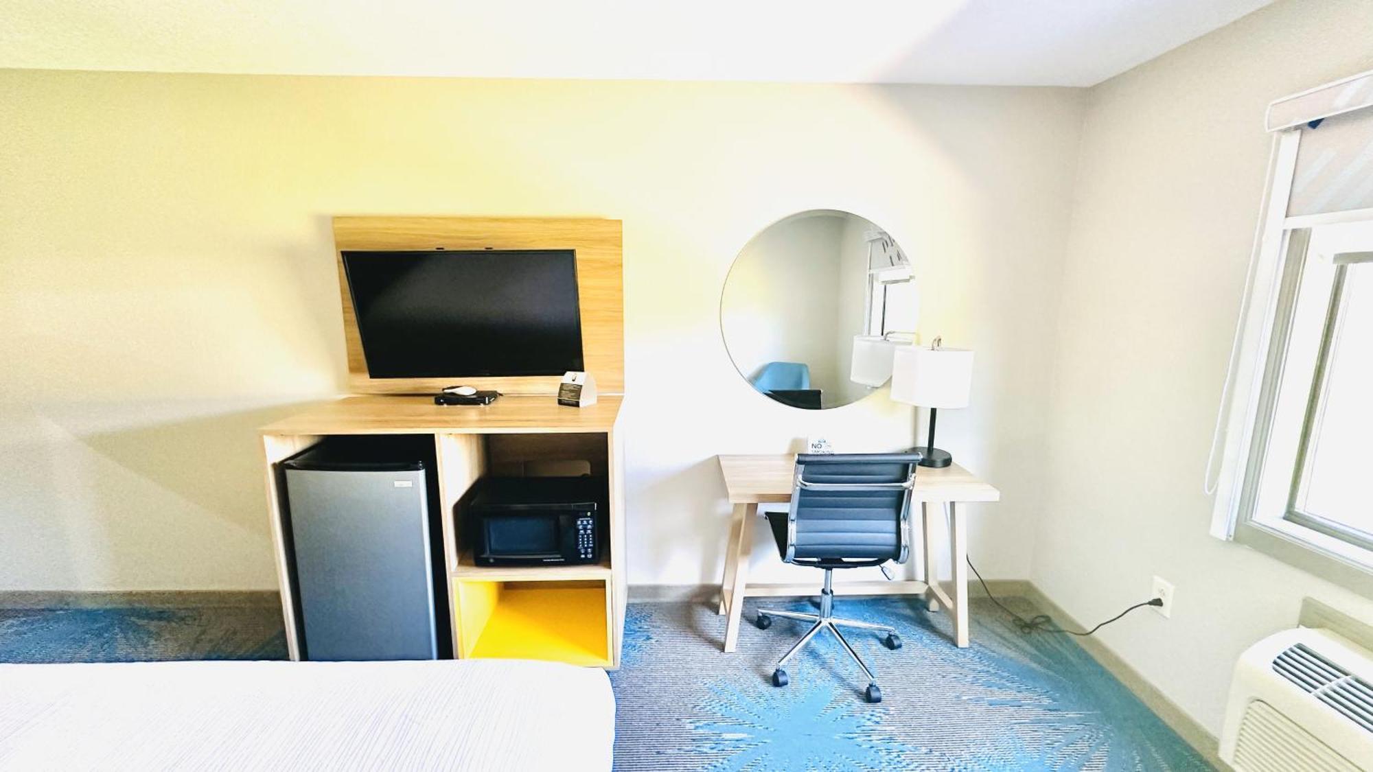 Days Inn & Suites By Wyndham Wynne Εξωτερικό φωτογραφία