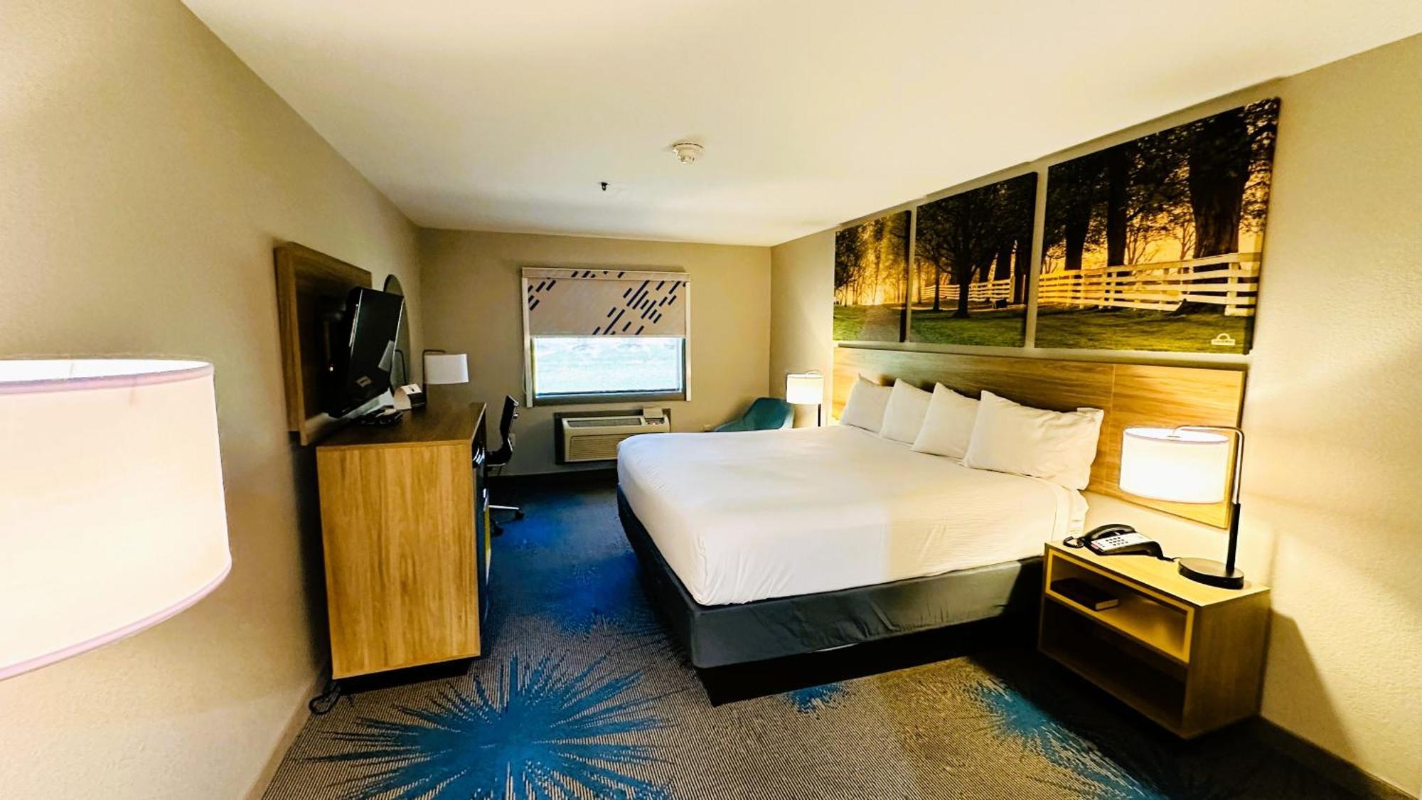 Days Inn & Suites By Wyndham Wynne Εξωτερικό φωτογραφία