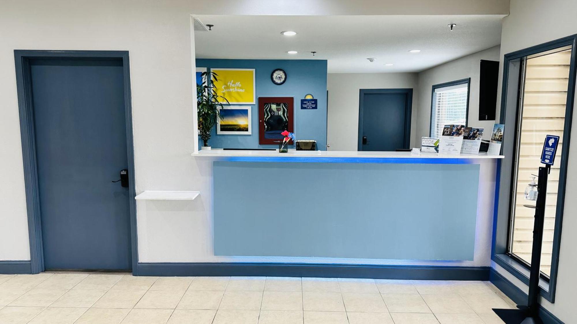 Days Inn & Suites By Wyndham Wynne Εξωτερικό φωτογραφία